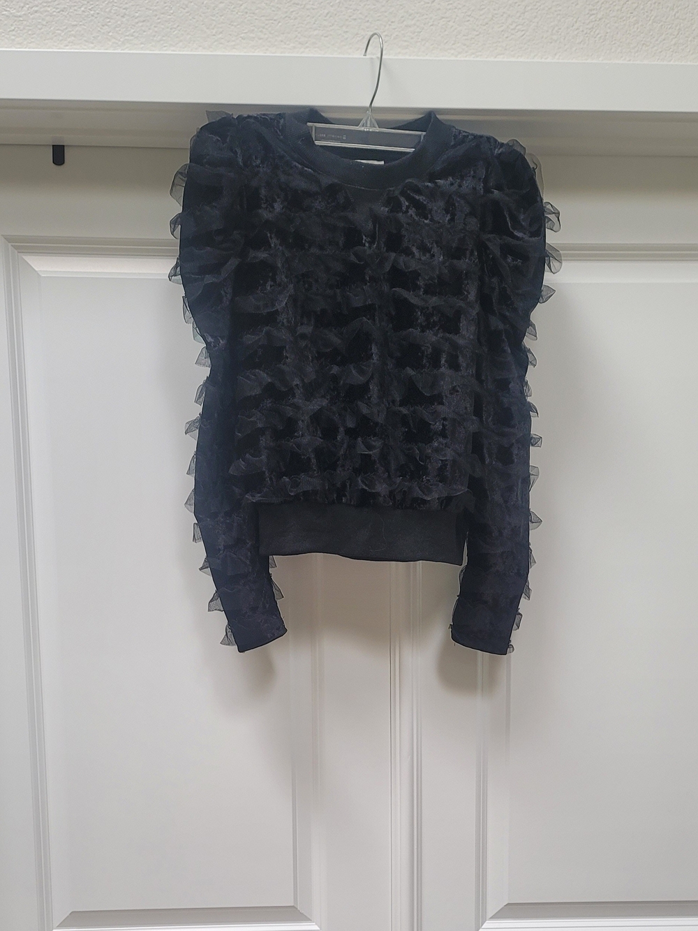 Moon River Black Velvet Ruffle Mesh-Overlay Sweatshirt